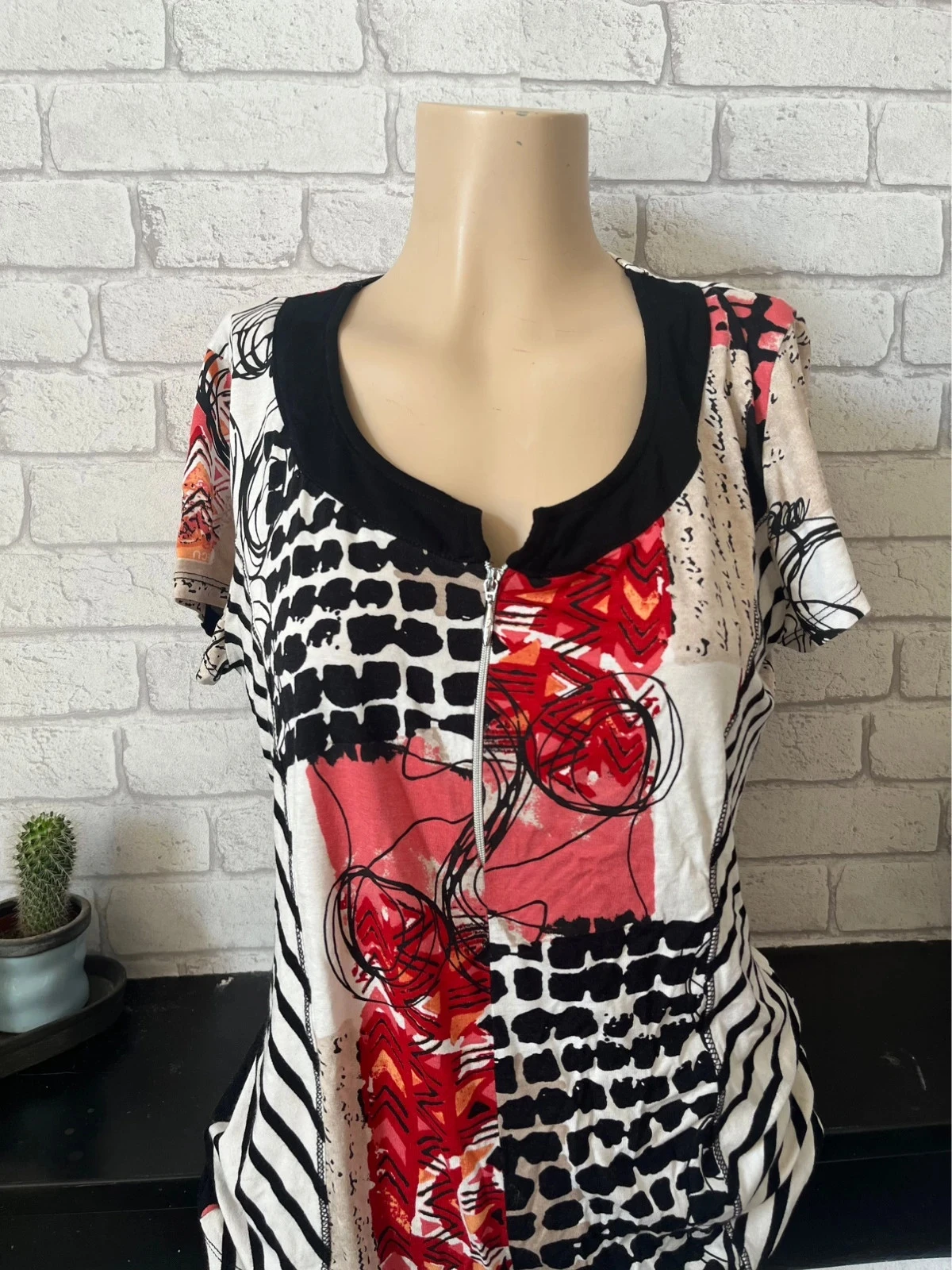 Grafisch bedrukte damesblouse – Maat 38 – Zeer goede staat – photo 2